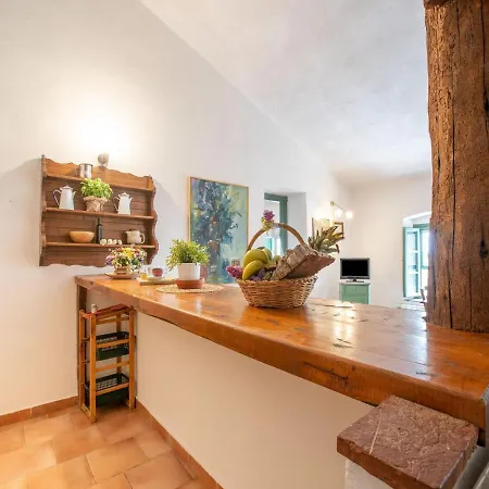 Charming In Collesalvetti With Garden Prázdninový dům Guasticce
