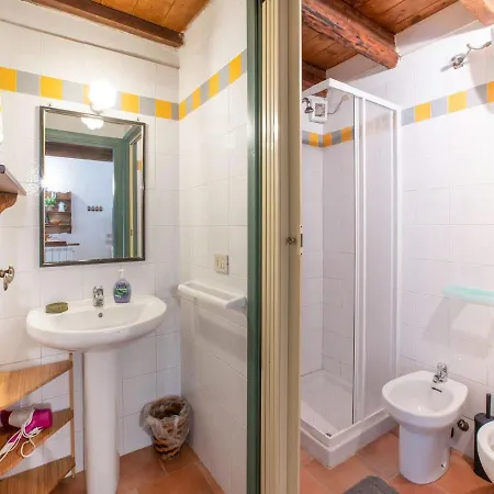 Charming In Collesalvetti With Garden Hébergement de vacances Guasticce