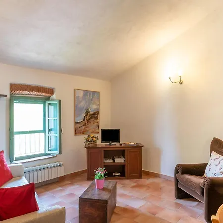 Apartment In Collesalvetti Near Pisa Guasticce